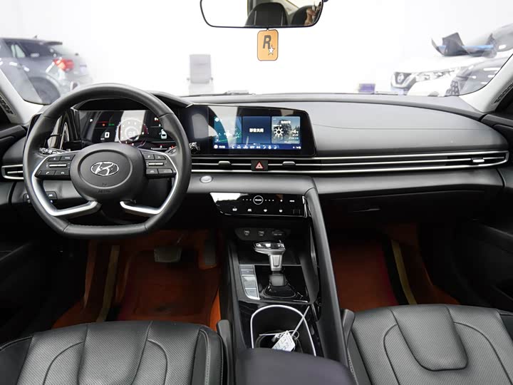 Фото 16 - Hyundai Elantra N line