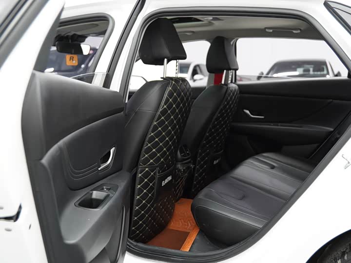 Фото 18 - Hyundai Elantra N line