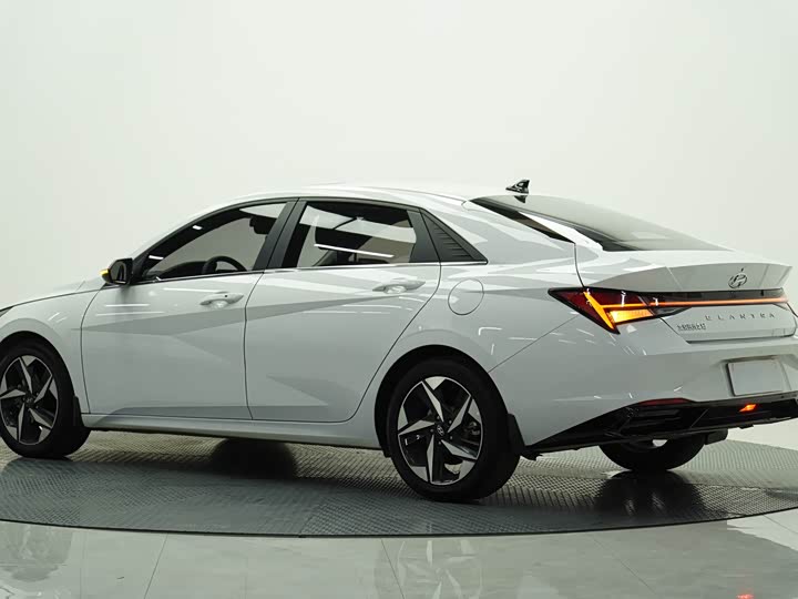 Фото 3 - Hyundai Elantra N line