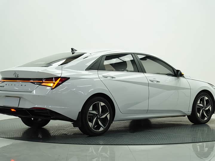 Фото 5 - Hyundai Elantra N line