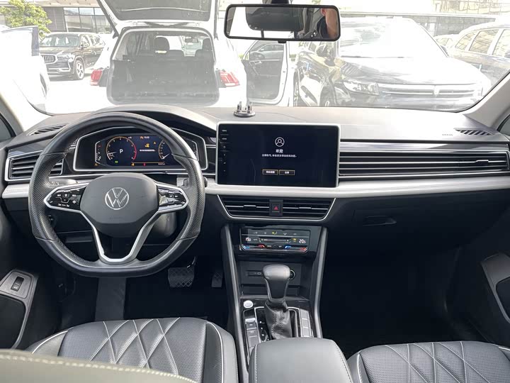 Фото 6 - Volkswagen Tiguan L Pro