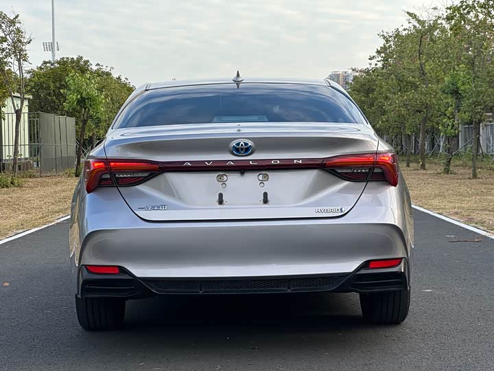 Фото 5 - Toyota Avalon