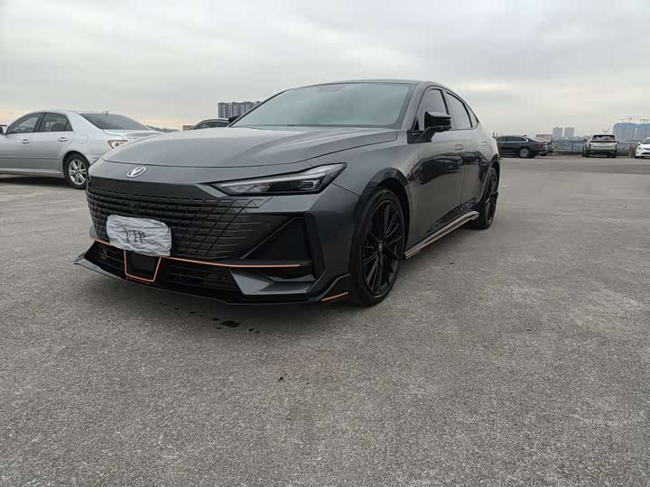 Фото 1 - Changan UNI-V