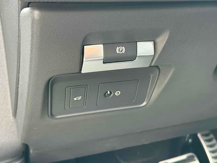 Фото 10 - Land Rover Discovery Sport