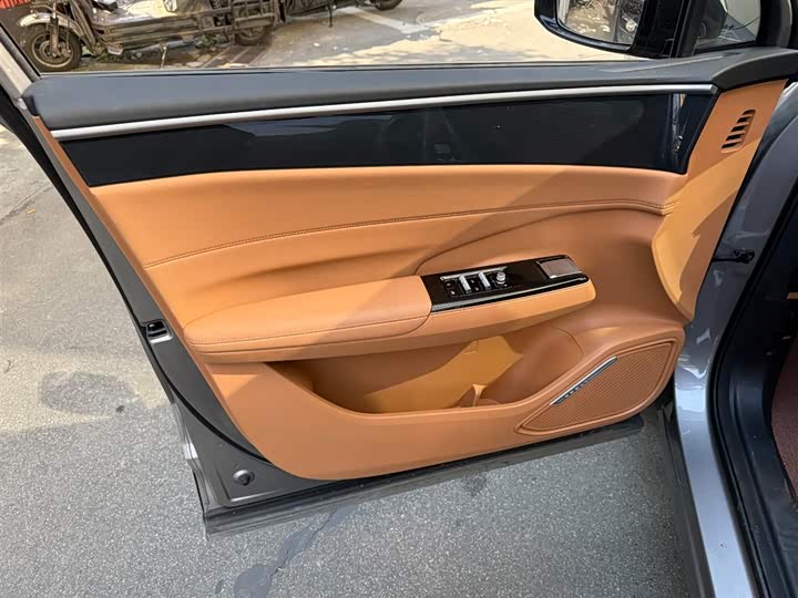 Фото 6 - Geely Galaxy L7