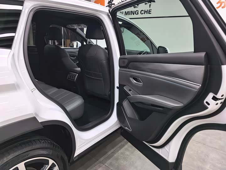 Фото 13 - BYD Song L DM-i Hybrid