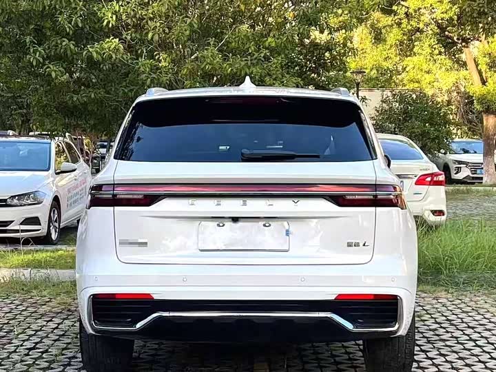 Фото 7 - Geely Monjaro