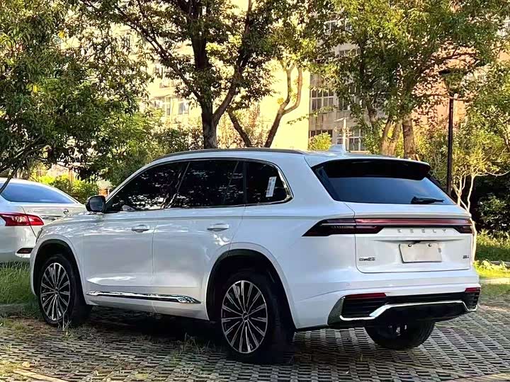 Фото 9 - Geely Monjaro