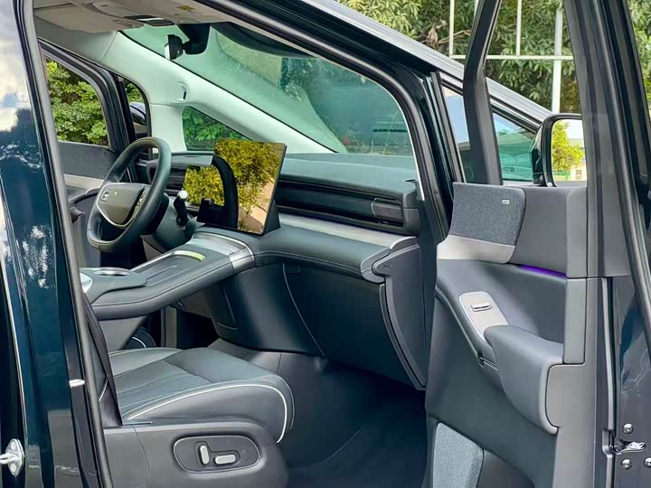 Фото 11 - XPeng X9