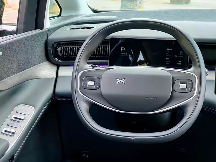 Фото 18 - XPeng X9