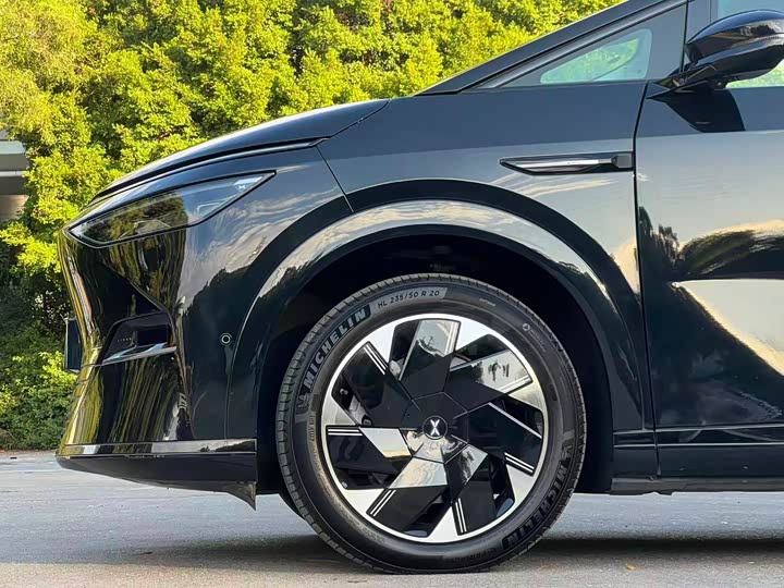 Фото 22 - XPeng X9