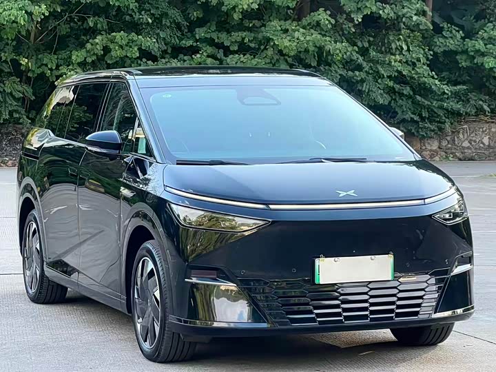 Фото 3 - XPeng X9