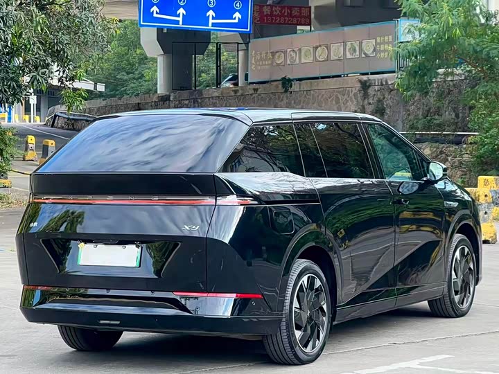 Фото 4 - XPeng X9