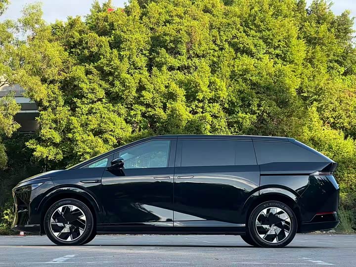 Фото 7 - XPeng X9