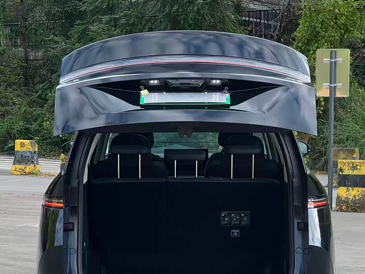 Фото 8 - XPeng X9