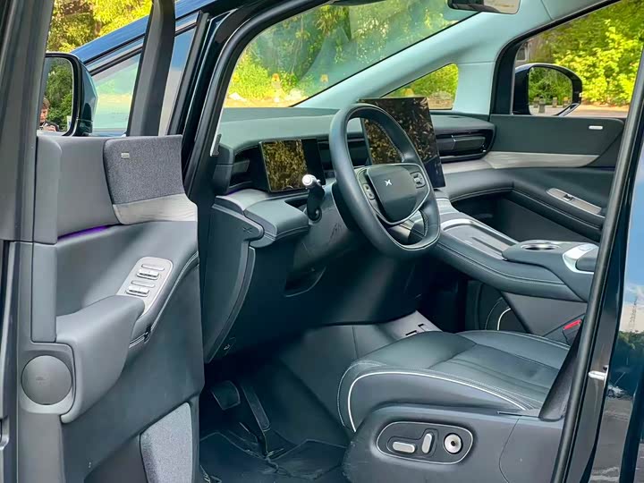 Фото 9 - XPeng X9