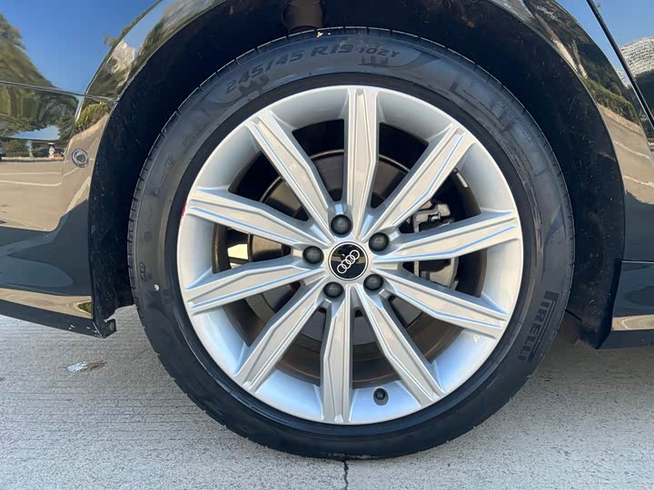 Фото 12 - Audi A6L