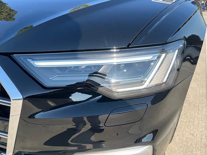 Фото 14 - Audi A6L