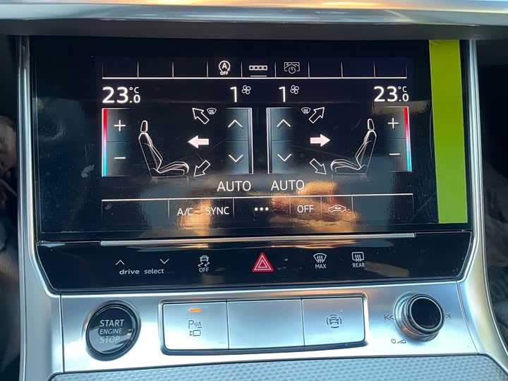 Фото 18 - Audi A6L