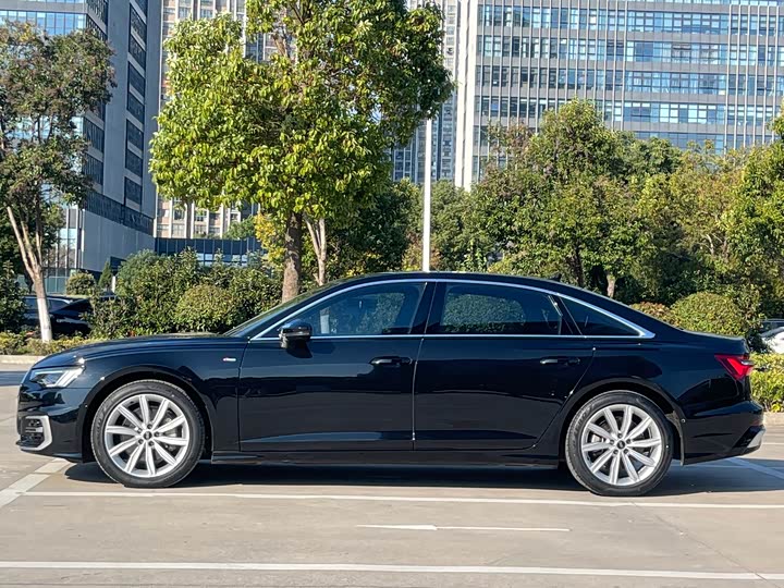 Фото 3 - Audi A6L