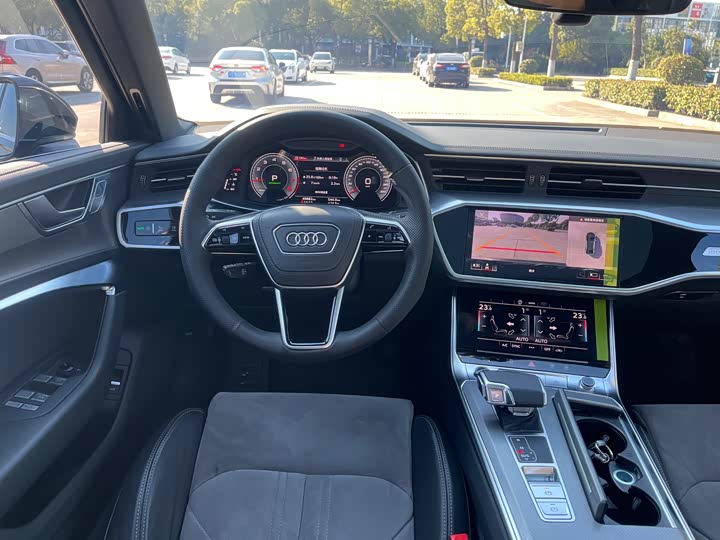 Фото 9 - Audi A6L