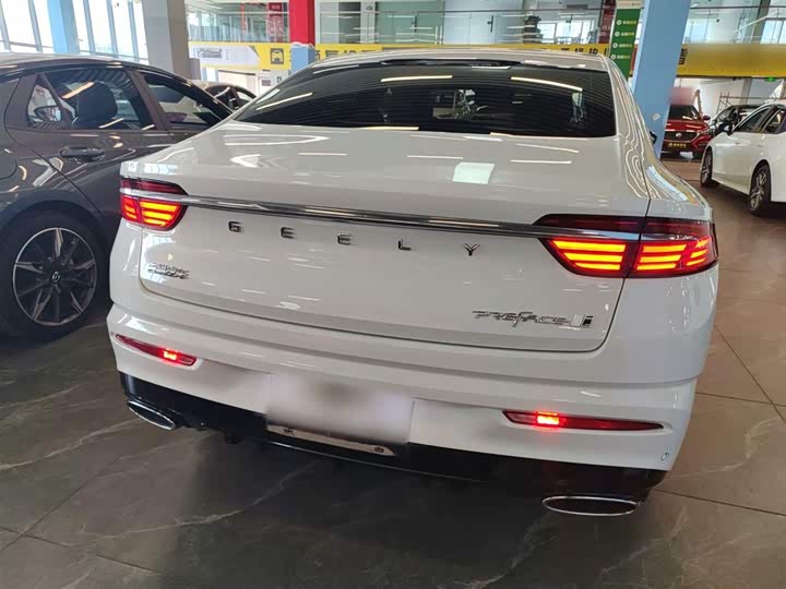Фото 6 - Geely Preface