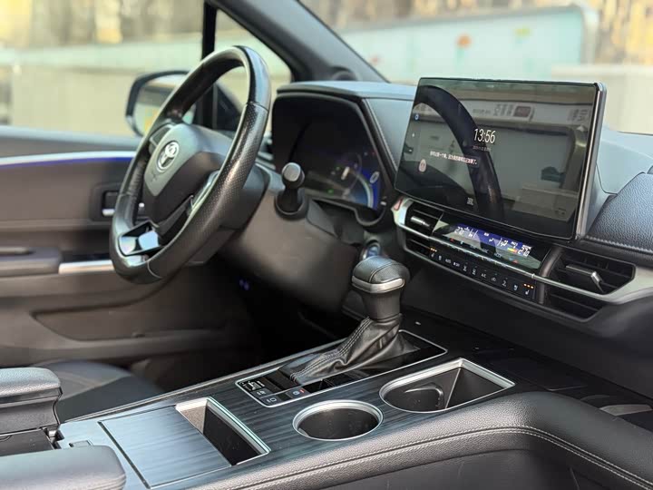 Фото 10 - Toyota Sienna