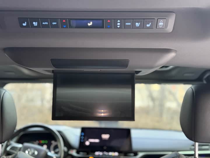 Фото 12 - Toyota Sienna