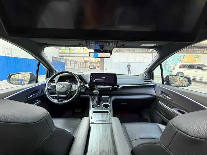 Фото 5 - Toyota Sienna