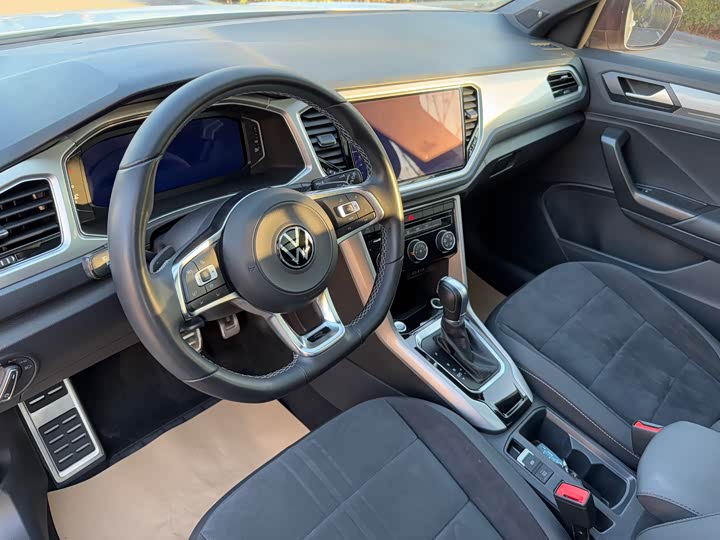 Фото 11 - Volkswagen T-Roc