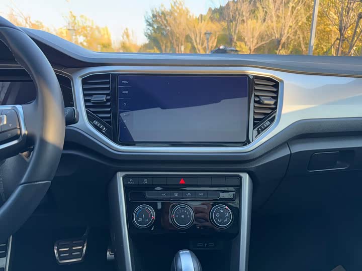 Фото 16 - Volkswagen T-Roc