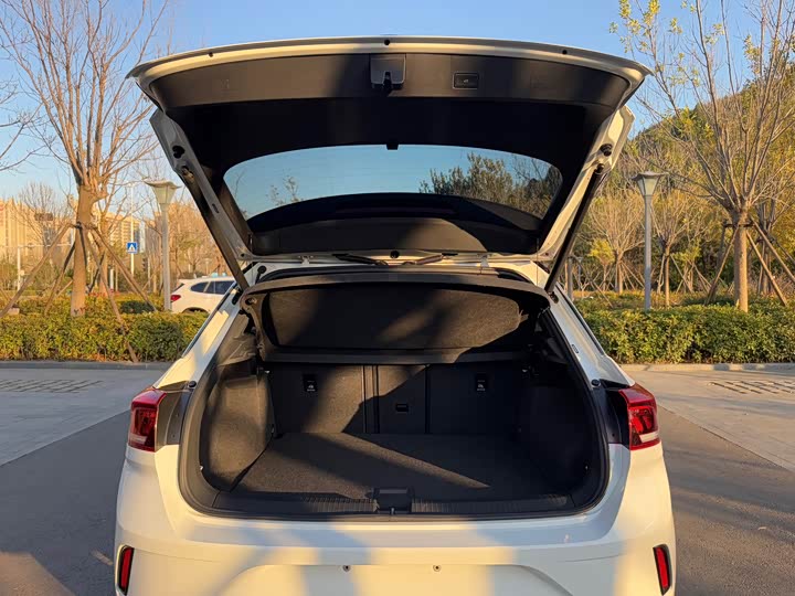 Фото 20 - Volkswagen T-Roc