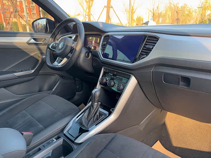 Фото 21 - Volkswagen T-Roc