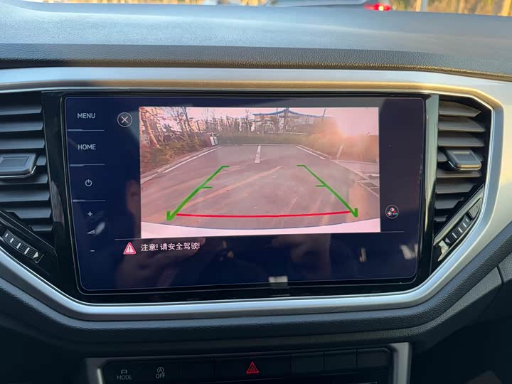 Фото 23 - Volkswagen T-Roc