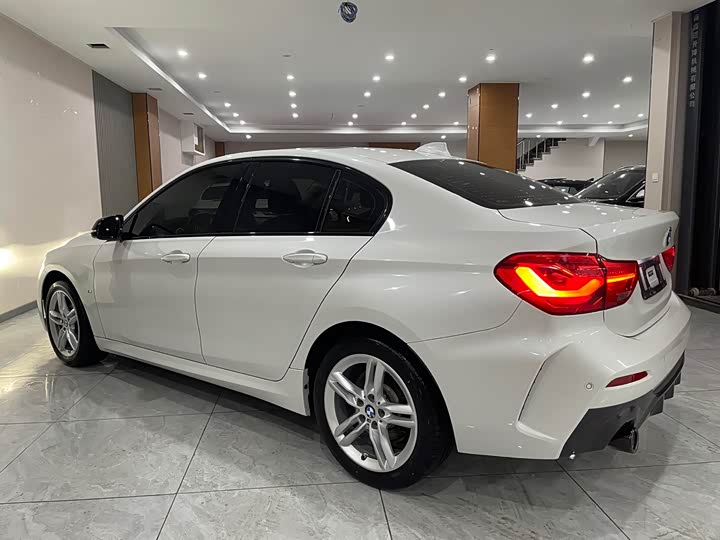 Фото 3 - BMW 1 Series