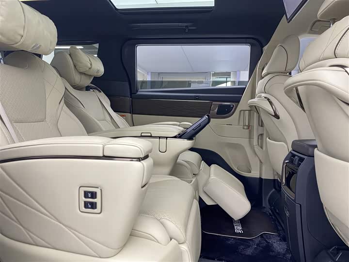 Фото 13 - Toyota Alphard