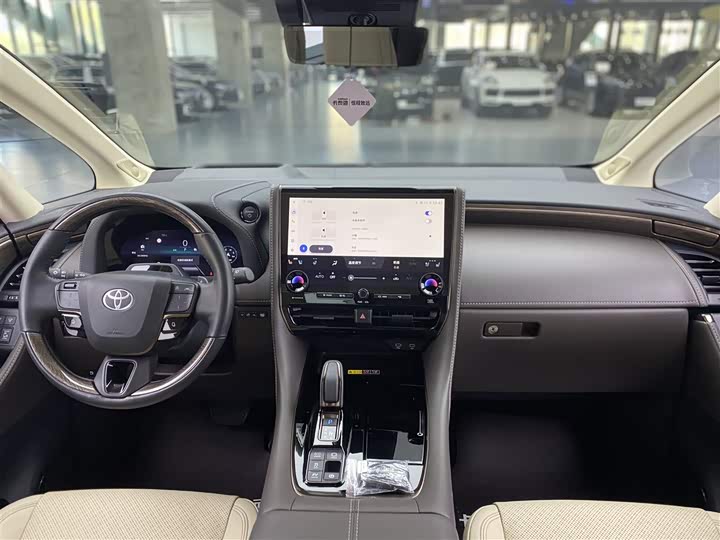 Фото 14 - Toyota Alphard