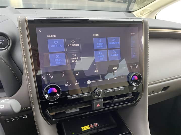 Фото 20 - Toyota Alphard