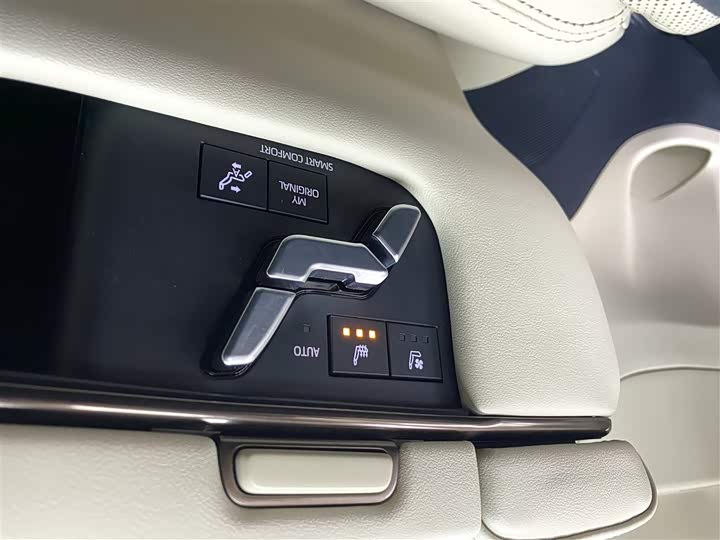 Фото 25 - Toyota Alphard