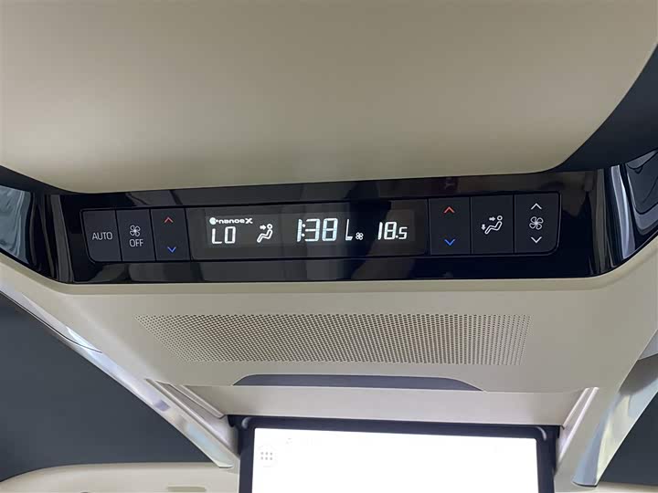 Фото 27 - Toyota Alphard