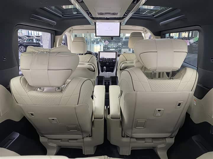 Фото 30 - Toyota Alphard