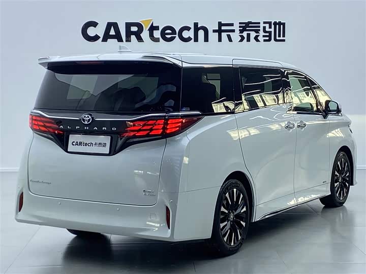 Фото 4 - Toyota Alphard