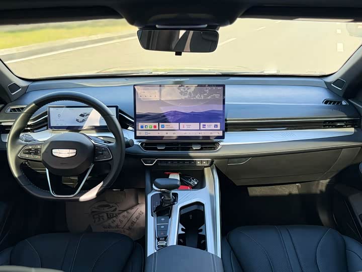 Фото 10 - Geely Preface