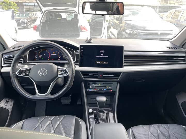 Фото 6 - Volkswagen Tiguan L Pro