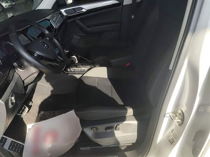 Фото 15 - Volkswagen Tayron