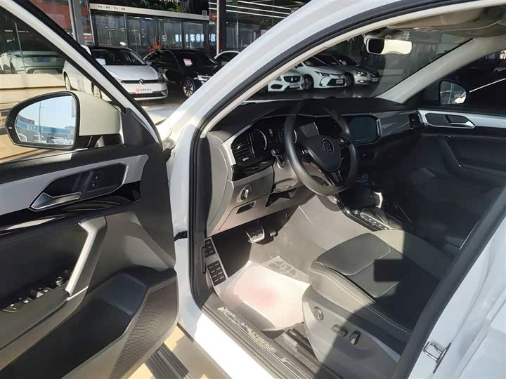 Фото 16 - Volkswagen Tayron