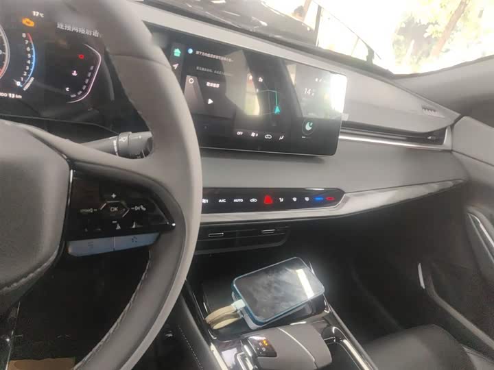 Фото 10 - Changan Raeton Plus