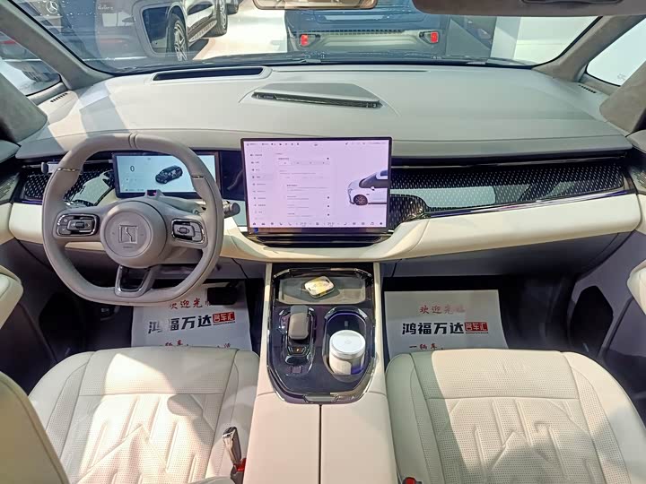 Фото 22 - Zeekr 009