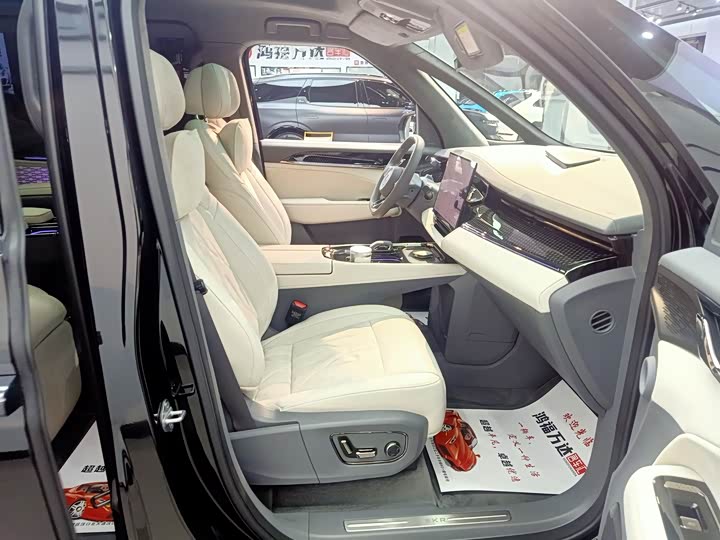 Фото 28 - Zeekr 009