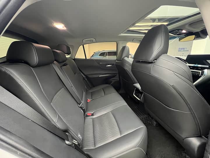 Фото 10 - Toyota Venza